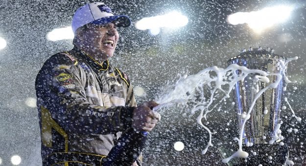 Visit Sheldon Creed ganó la Lucas Oil 150 y el campeonato de la Truck Series 2020 en Phoenix page