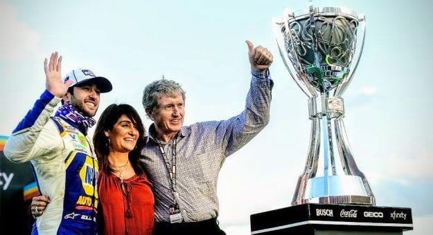 Visit Chase Elliott se unió a la realeza de la NASCAR con su campeonato Cup Series 2020 page