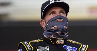 Clint Bowyer closes career with playoff appearance
