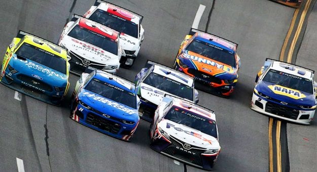 Visit Pilotos con Top 10s en la NASCAR Cup Series 2020 page