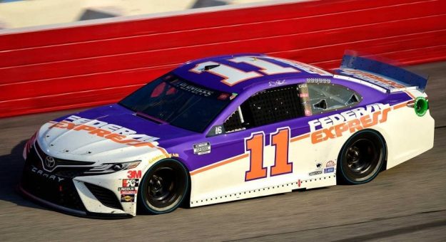 Visit Todos los looks del Toyota No. 11 de Denny Hamlin en la Cup Series 2020 page