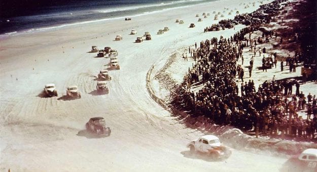 Visit Los primeros días de la NACAR en las playas de Daytona page