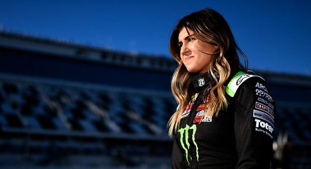 Visit NASCAR requerirá que Hailie Deegan tome entrenamiento de sensibilidad page