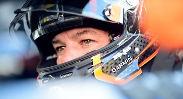 Visit Martin Truex Jr. firmó extensión de contrato con Joe Gibbs Racing más allá de 2021 page