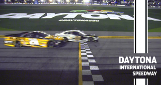 Aric Almirola takes Duel 1 in Daytona