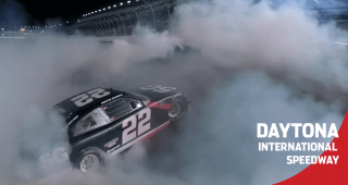 Cindric holds off Moffitt, Burtons to win Xfinity opener at Daytona
