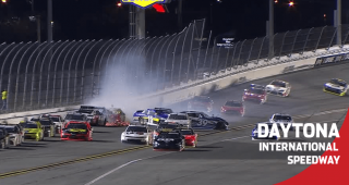 Big wreck at Daytona ends night for Annett, Gragson