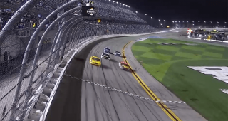Cinderella: McDowell wins the Daytona 500 in wreck-filled last lap