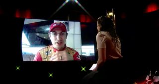 Joey Logano en entrevista exclusiva con Giselle Zarur de FOX Deportes