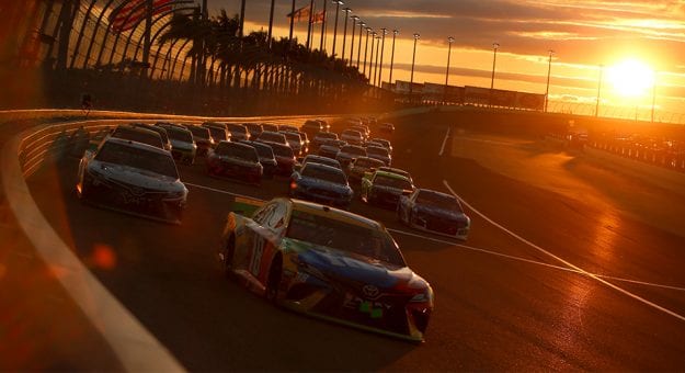 Visit Top 5 historias a seguir en la Dixie Vodka 400 en el Homestead-Miami Speedway page