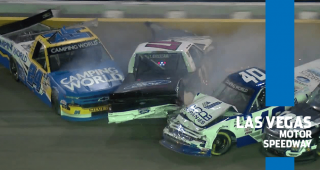 Big wreck brings out late caution at Vegas