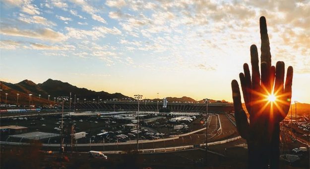 Visit En busca de algo más que una victoria en la Instacart 500 en el Phoenix Raceway page