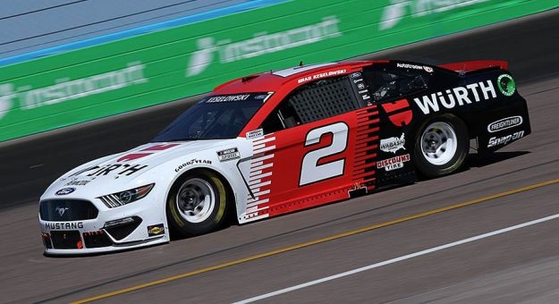 Visit Jefes de Equipo del No. 2 y 900 suspendidos tras la carrera en Phoenix page