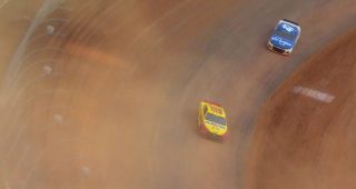 Dirt favorites fall short; Logano conquers Bristol Dirt Race