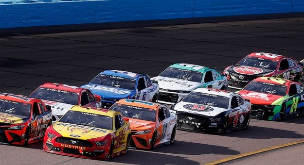 Visit Pilotos con más vueltas en el Top 5 en la NASCAR Cup Series 2021 page