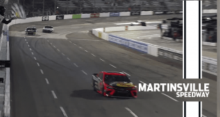 Final Laps: Truex grabs another clock at Martinsville Speedway