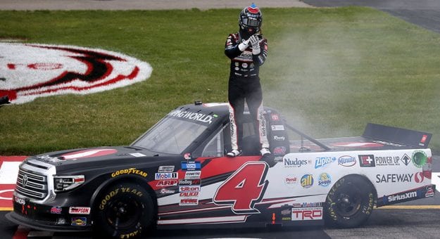 Visit John Hunter Nemechek ganó la Toyota Care 250 de la Truck Series 2021 page