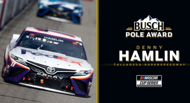 Visit Denny Hamlin ganó la Pole Position para la Geico 500 en Talladega page