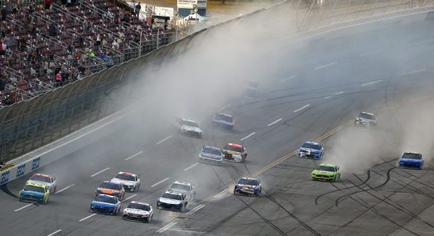 Visit Guía para las carreras NASCAR Primavera 2021 en Talladega page