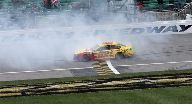 Visit Horario completo para las carreras NASCAR Primavera 2021 en el Kansas Speedway page