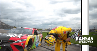 Final Laps: Kyle Busch celebrates his birthday in Victory Lane in Kansas
