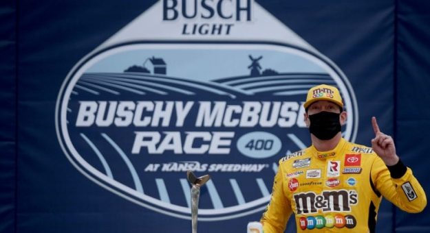 Visit Las Mejores Fotos del Fin de Semana 2021 en el Kansas Speedway page