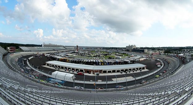 Visit Horario completo para las carreras NASCAR Primavera 2021 en Dover page