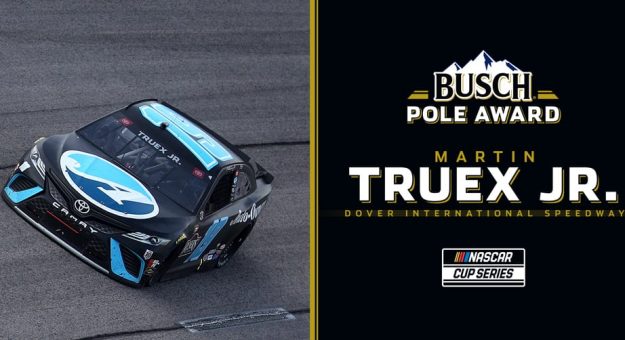 Visit Martin Truex Jr. ganó la Pole Position para la carrera del domingo en Dover page