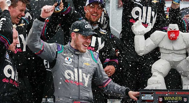 Visit La historia de las barridas 1-2-3-4 en una carrera de la NASCAR Cup Series page