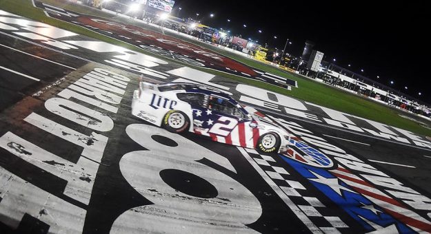Visit Historia de la Coca-Cola 600, una de las joyas de la corona de la NASCAR page