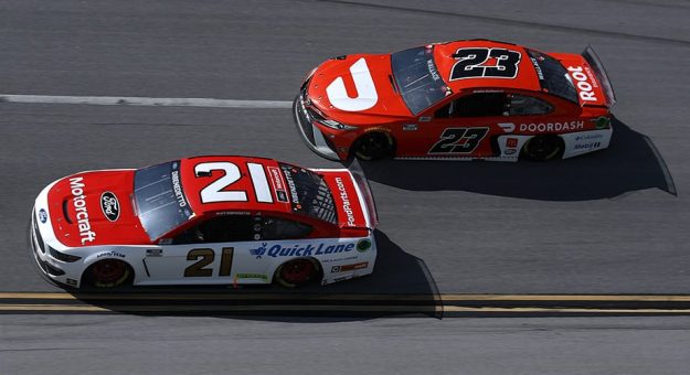 Visit Todavía puedes votar por tu piloto favorito para la NASCAR All-Star Race en Texas page