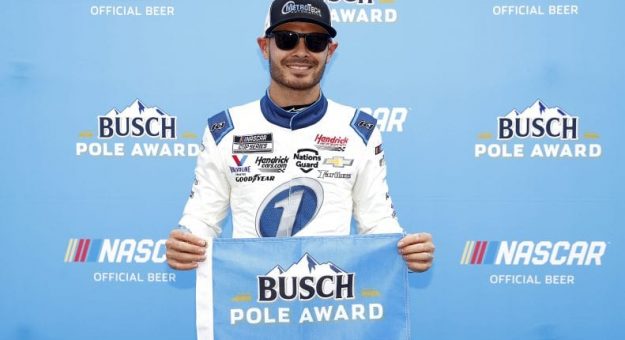 Visit Kyle Larson ganó la Pole Position de la Coca-Cola 600 en Charlotte page