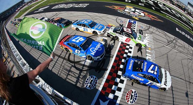 Visit Aric Almirola ganó la All-Star Open, Chastain y Reddick avanzaron a la carrera principal page