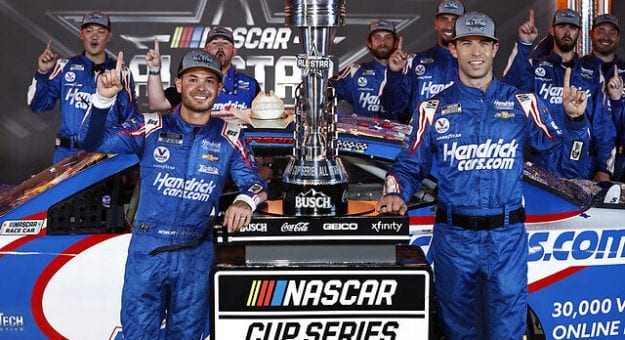 Visit Pilotos con victorias en la Coca-Cola 600 y la All Star Race el mismo año page