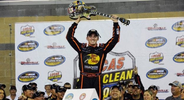 Visit Pilotos activos con victorias en el Nashville Superspeedway page