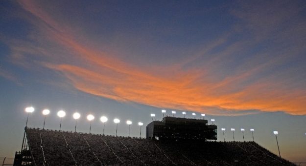Visit Un vistazo a la historia del Nashville Superspeedway page