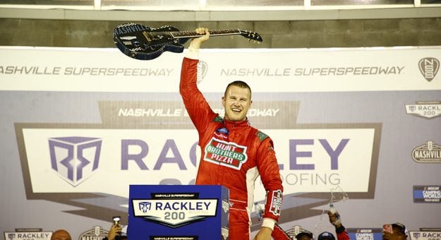 Visit Ryan Preece ganó la Rackley Roofing 200 de la Truck Series en Nashville page