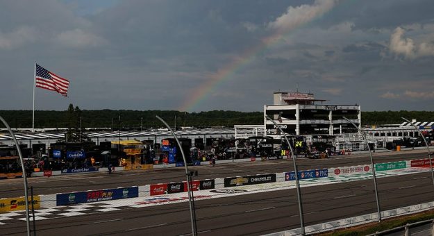 Visit Horario completo para las carreras de la NASCAR 2021 en el Pocono Raceway page