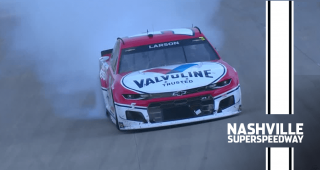 Kyle Larson’s frontstretch-length burnout at Nashville Superspeedway