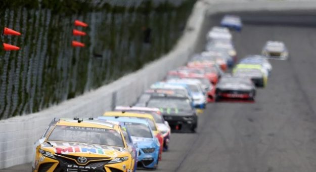 Visit Guía para las carreras NASCAR 2022 en el Pocono Raceway page