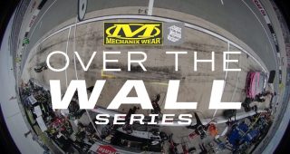 Mechanix Wear: Over the wall with the No. 6 pit crew