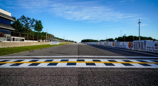 Visit Una vuelta a Road America a bordo del Pace Car de la NASCAR Cup Series page