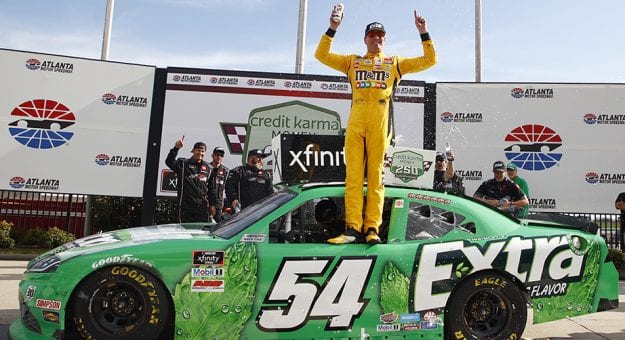 Visit Kyle Busch ganó la Credit Karma Money 250 de la Xfinity en Atlanta page