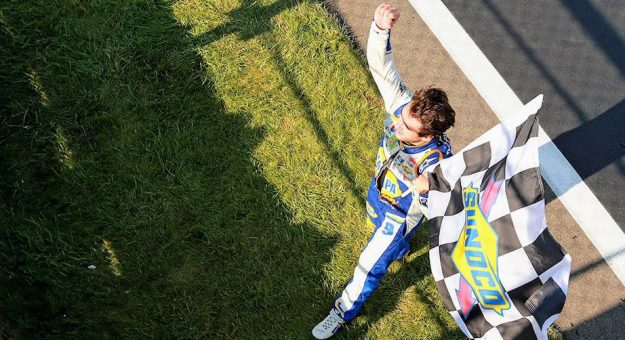 Visit Todos a la caza de Chase Elliott en la Go Bowling at The Glen 2021 page
