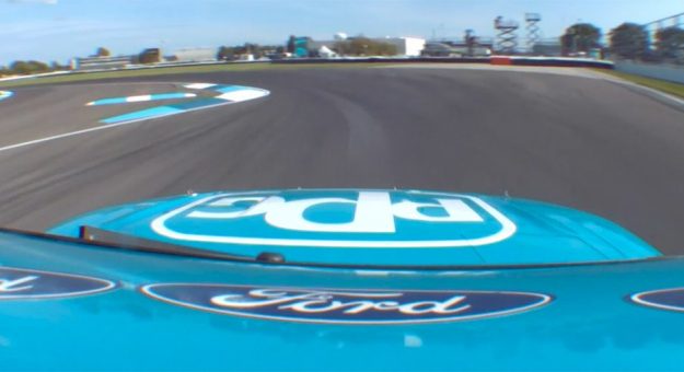 Visit Una vuelta al Indianápolis Road Course con Austin Cindric page