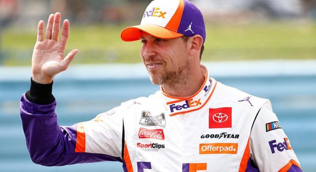 Visit Denny Hamlin aseguró boleto para los Playoffs NASCAR 2021 en Indy page