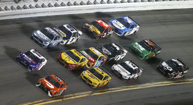 Visit Horario para las carreras NASCAR 2021 en el Daytona International Speedway page