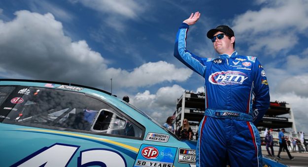 Visit Erik Jones regresará con Richard Petty Motorsports en la Cup Series 2022 page