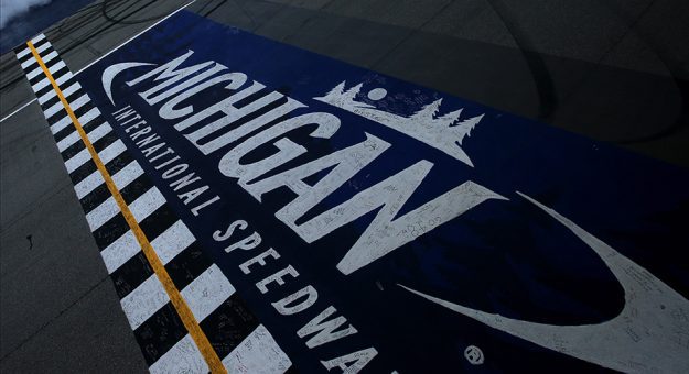 Visit Guía para las carreras NASCAR 2022 en el Michigan International Speedway page