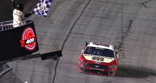 Late shove hands Blaney another regular-season victory